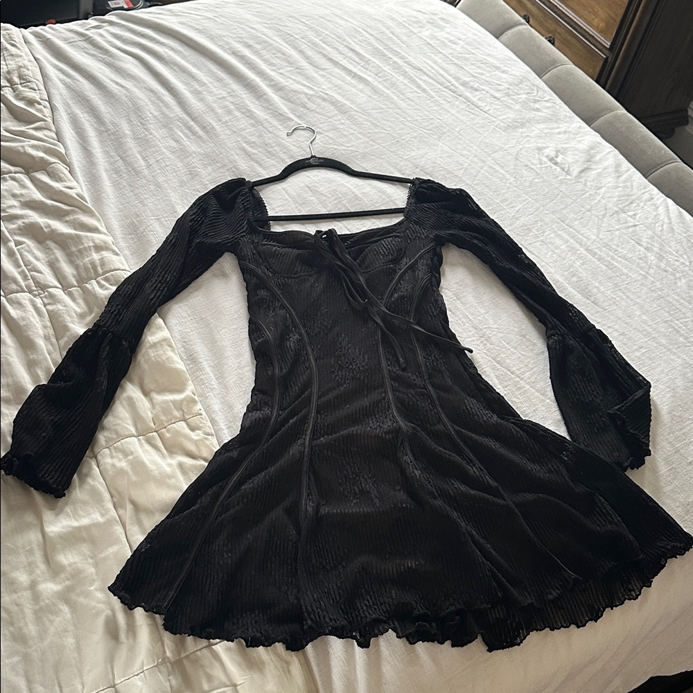 Elegant Black Long Sleeve Dress